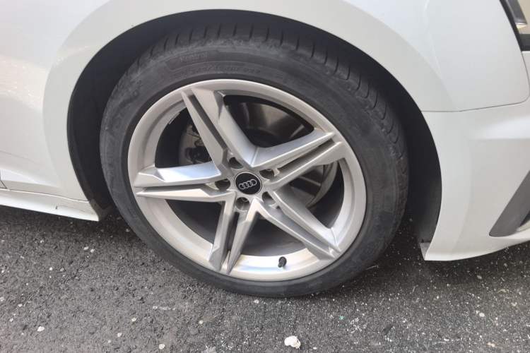 Used Audi A5 2023 Sportback 40 TFSI Fashionable and Dynamic Model Right Front Wheel Hub
