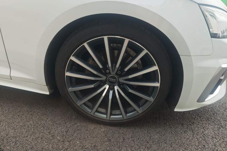 Used Audi A5 2023 Sportback 40 TFSI quattro Luxury Dynamic Edition Right Front Wheel Hub