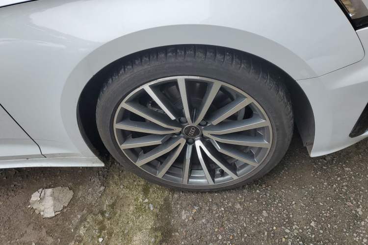 Used Audi A5 2023 Sportback 40 TFSI quattro Luxury Dynamic Edition Right Front Wheel Hub