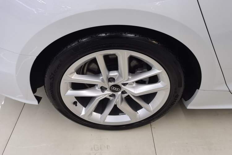 Used Audi A5 2023 Sportback 40 TFSI Fashionable and Dynamic Model Right Rear Wheel Hub