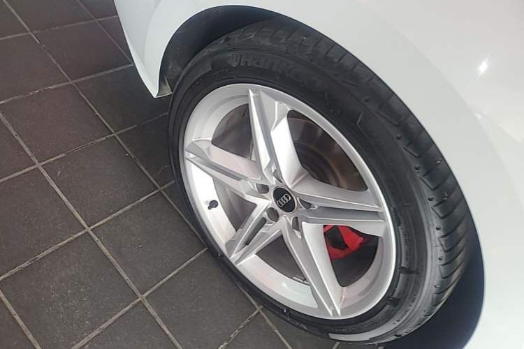 Used Audi A5 2023 Sportback 40 TFSI Fashionable and Dynamic Model Right Rear Wheel Hub