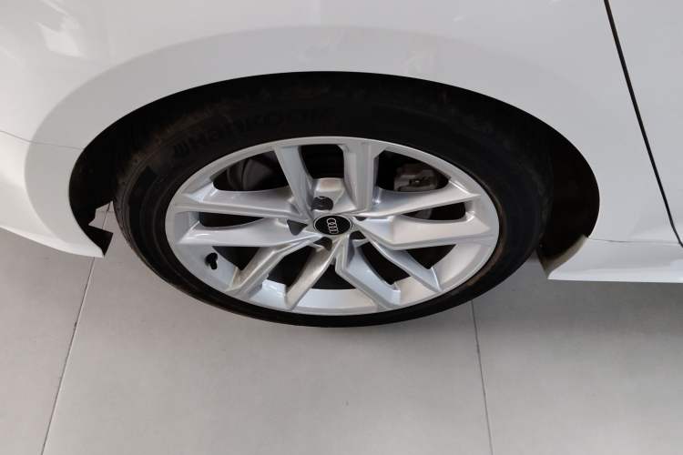 Used Audi A5 2023 Sportback 40 TFSI Fashionable and Dynamic Model Right Rear Wheel Hub