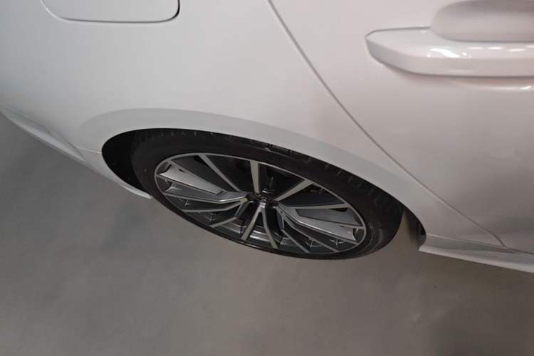 Used Audi A5 2023 Sportback 40 TFSI quattro Luxury Dynamic Edition Right Rear Wheel Hub