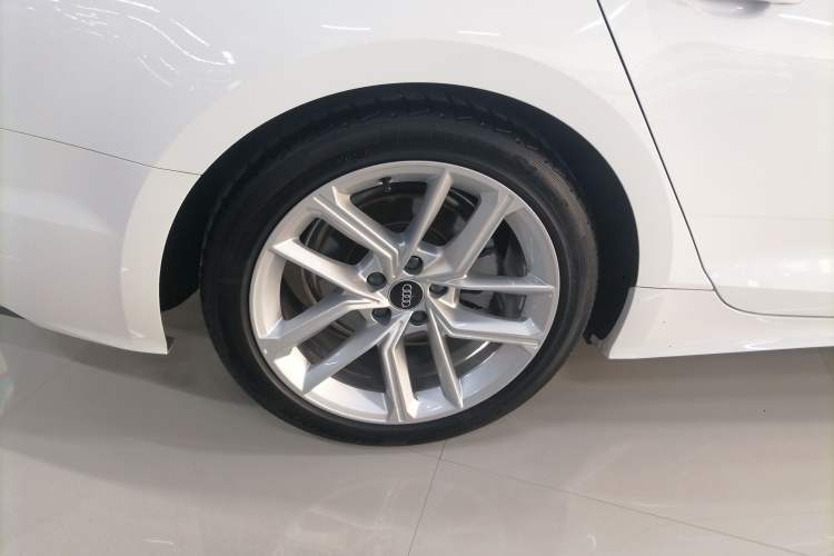 Used Audi A5 2023 Sportback 40 TFSI Fashionable and Dynamic Model Right Rear Wheel Hub