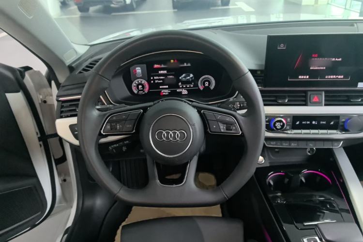 Used Audi A5 2023 Sportback 40 TFSI quattro Luxury Dynamic Edition Steering Wheel