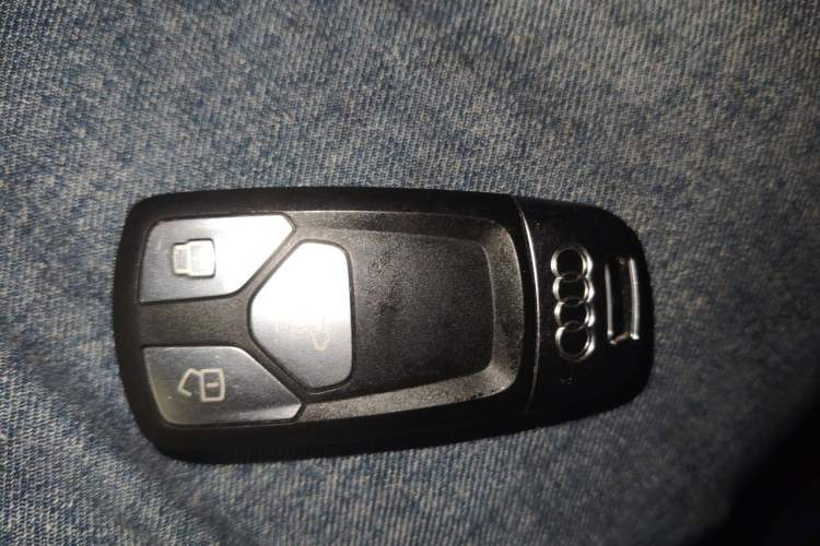 Used Audi A5 2023 Sportback 40 TFSI Fashionable and Dynamic Model Vehicle Key