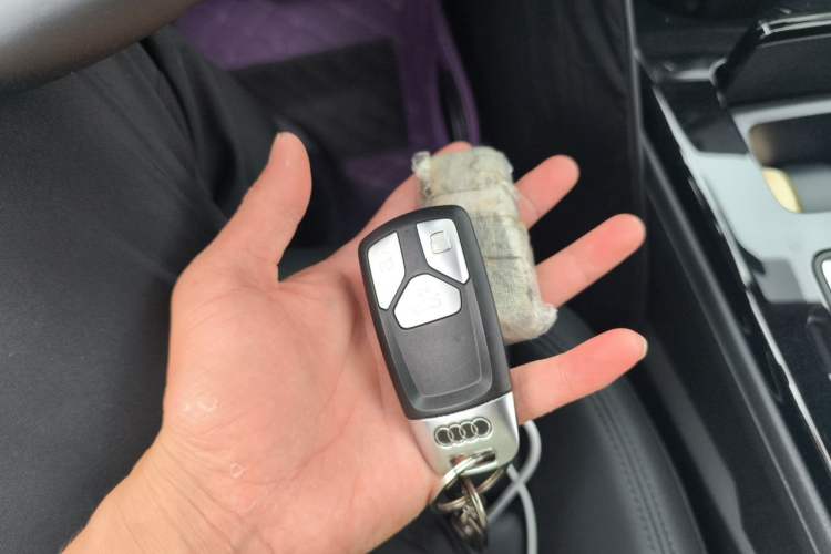 Used Audi A5 2023 Cabriolet 40 TFSI Fashion Dynamic Model Vehicle Key