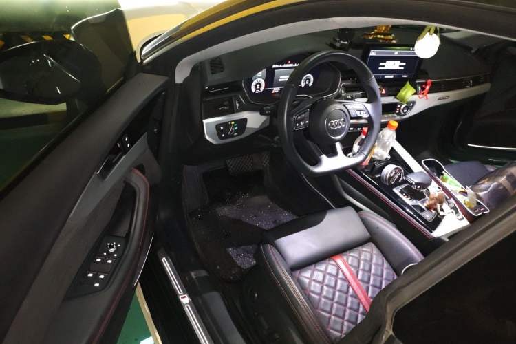 Used Audi A5 2023 Sportback 40 TFSI quattro Luxury Dynamic Edition Driver Seat