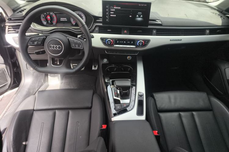 Used Audi A5 2024 Sportback 40 TFSI quattro Luxury Dynamic Model Center Console