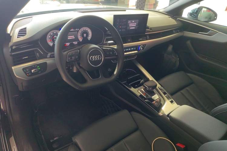 Used Audi A5 2024 Cabriolet 40 TFSI Fashionable and Dynamic Model Center Console