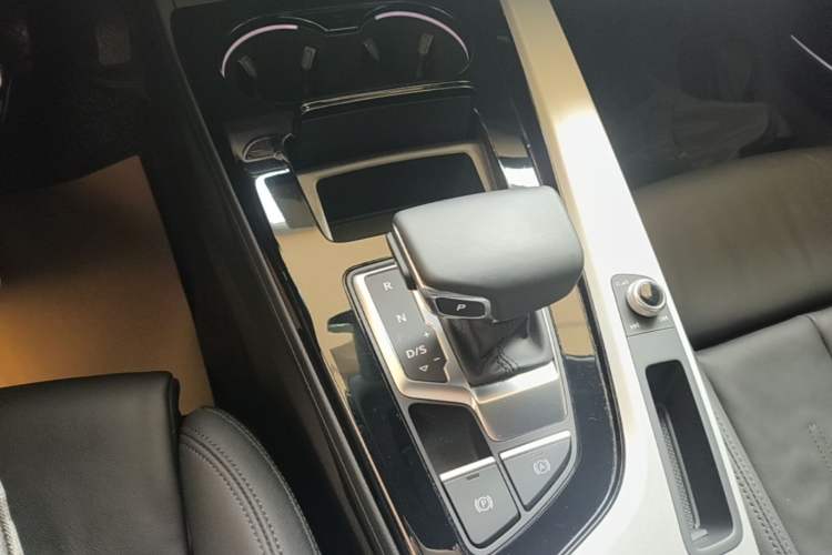 Used Audi A5 2024 Sportback 40 TFSI quattro Luxury Dynamic Model Gear Lever