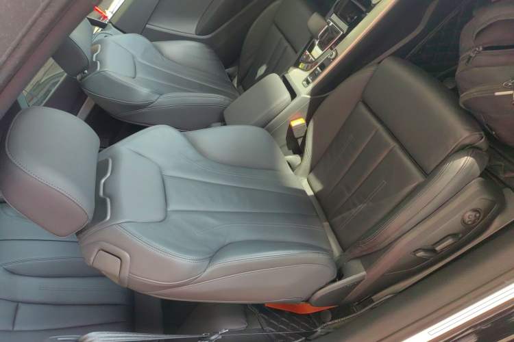 Used Audi A5 2024 Cabriolet 40 TFSI Fashionable and Dynamic Model Right Front Seat