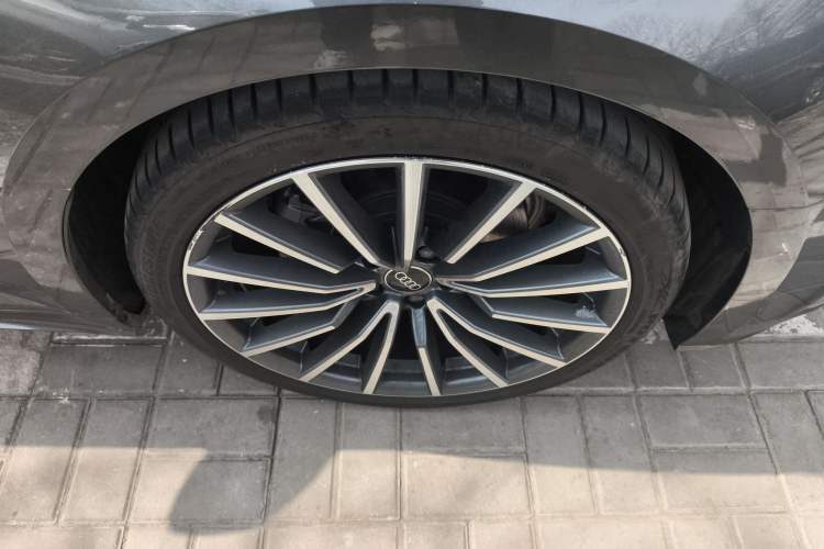 Used Audi A5 2024 Sportback 40 TFSI quattro Luxury Dynamic Model Right Front Wheel Hub
