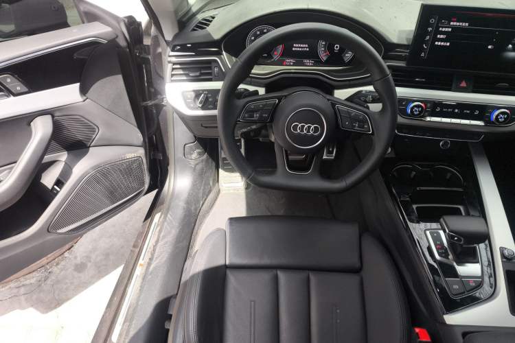 Used Audi A5 2024 Sportback 40 TFSI quattro Luxury Dynamic Model Steering Wheel