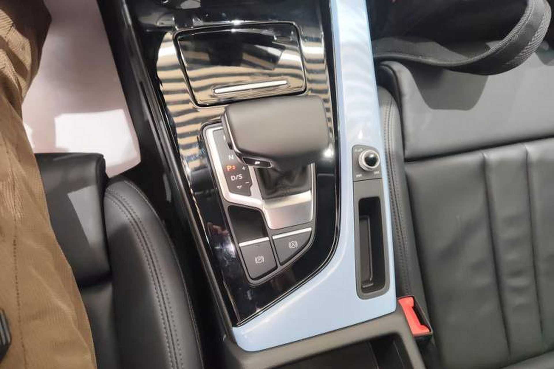 Used Audi A5 2024 Sportback 40 TFSI Fashionable and Dynamic Model Gear Lever