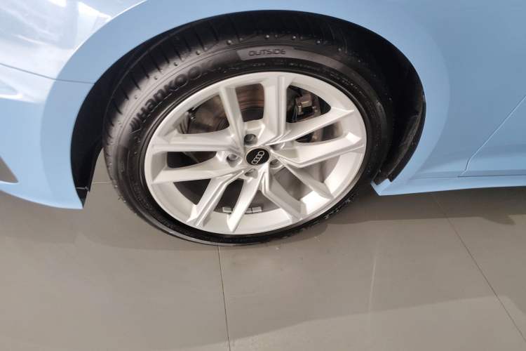 Used Audi A5 2024 Sportback 40 TFSI Fashionable and Dynamic Model Left Front Wheel Hub