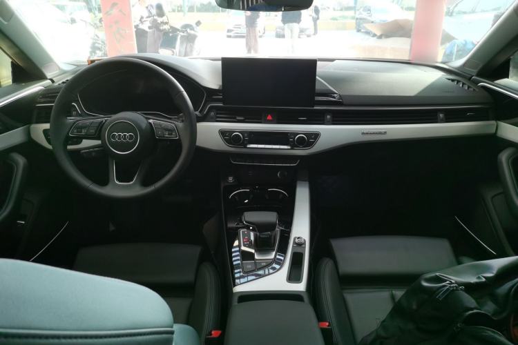 Used Audi A5 2024 Sportback 40 TFSI quattro Luxury Dynamic Model Center Console