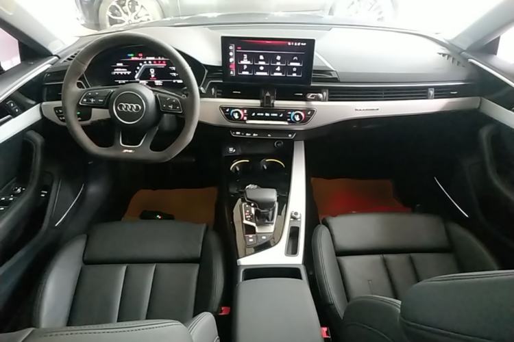 Used Audi A5 2024 Sportback 40 TFSI quattro Luxury Dynamic Model Center Console