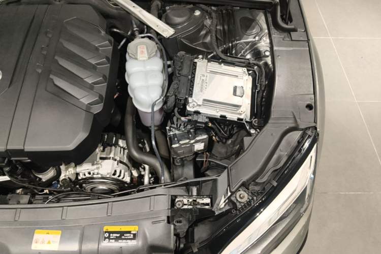 Used Audi A5 2024 Sportback 40 TFSI quattro Luxury Dynamic Model Engine Bay Left