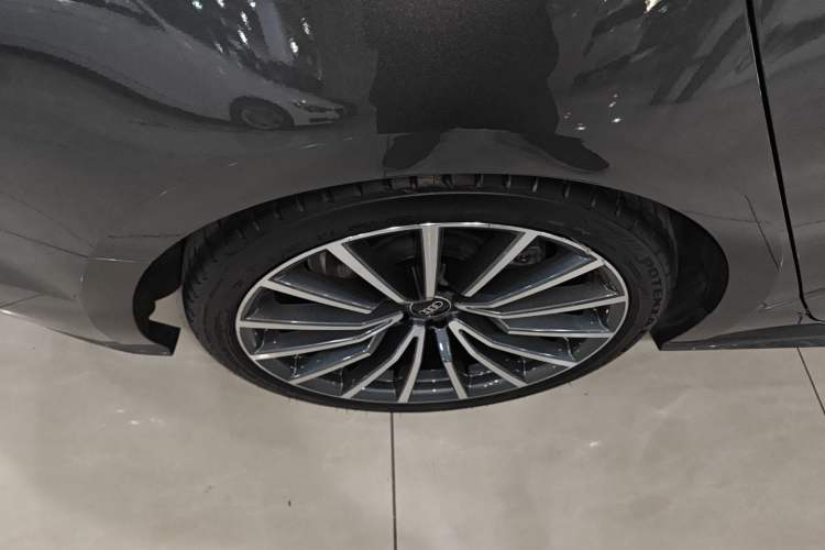 Used Audi A5 2024 Sportback 40 TFSI quattro Luxury Dynamic Model Exterior 5