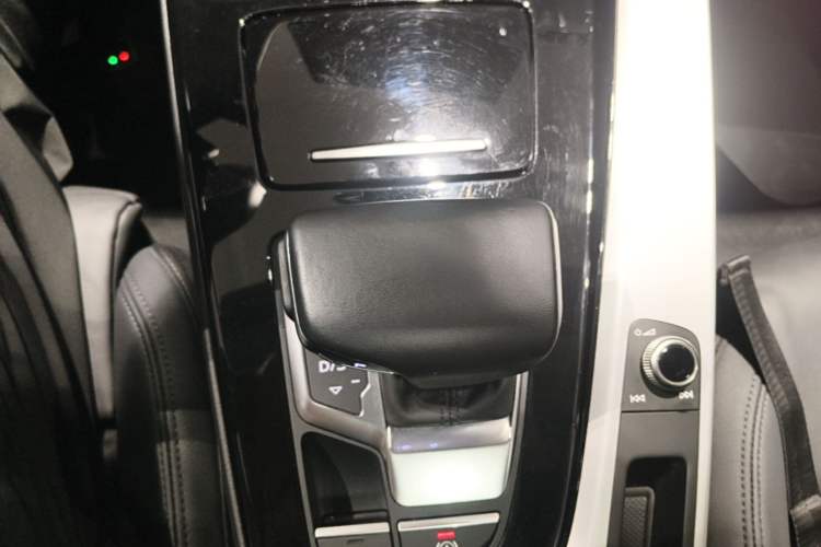 Used Audi A5 2024 Sportback 40 TFSI quattro Luxury Dynamic Model Gear Lever