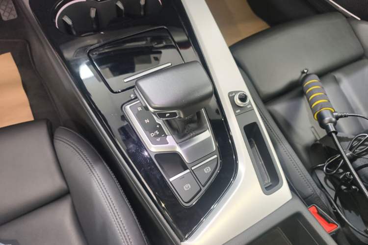 Used Audi A5 2024 Sportback 40 TFSI quattro Luxury Dynamic Model Gear Lever