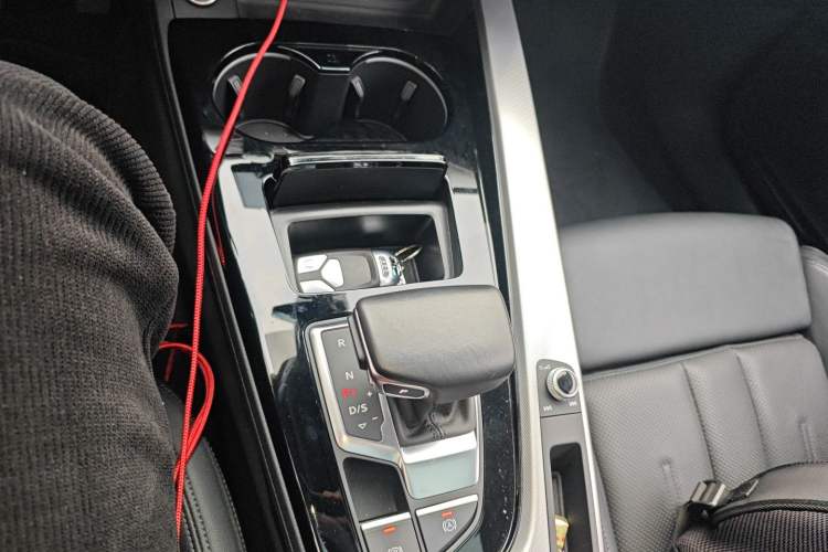 Used Audi A5 2024 Sportback 40 TFSI Fashionable and Dynamic Model Gear Lever