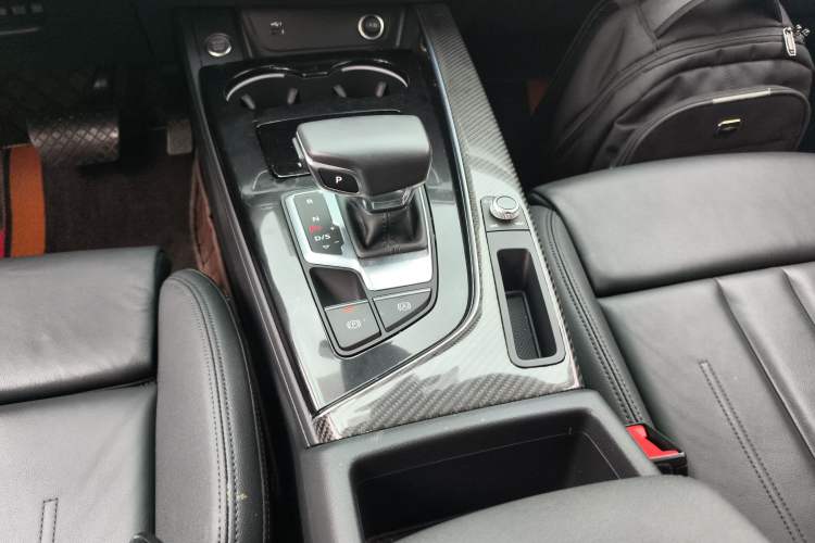 Used Audi A5 2024 Sportback 40 TFSI Fashionable and Dynamic Model Gear Lever