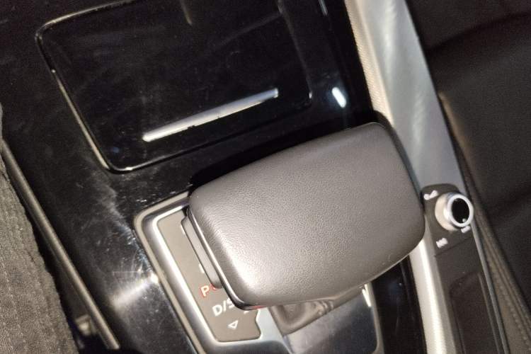 Used Audi A5 2024 Sportback 40 TFSI Fashionable and Dynamic Model Gear Lever