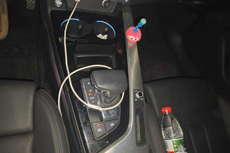 Used Audi A5 2024 Sportback 40 TFSI Fashionable and Dynamic Model Gear Lever