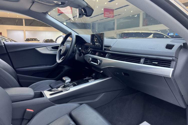 Used Audi A5 2024 Sportback 40 TFSI Fashionable and Dynamic Model Interior 10
