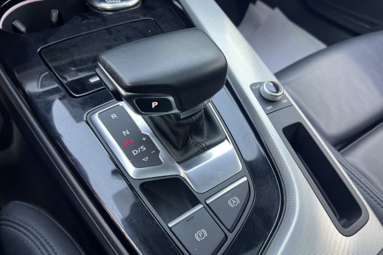 Used Audi A5 2024 Sportback 40 TFSI Fashionable and Dynamic Model Interior 4