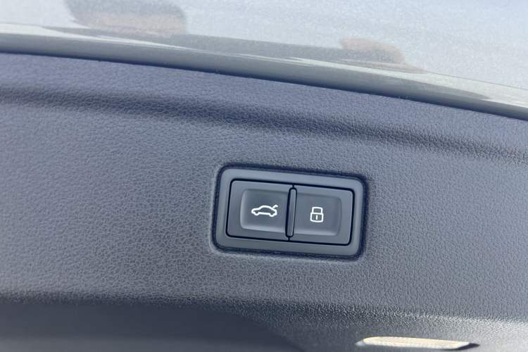 Used Audi A5 2024 Sportback 40 TFSI Fashionable and Dynamic Model Interior 9