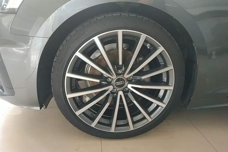 Used Audi A5 2024 Sportback 40 TFSI quattro Luxury Dynamic Model Left Front Wheel Hub