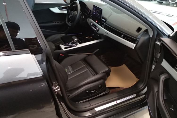 Used Audi A5 2024 Sportback 40 TFSI quattro Luxury Dynamic Model Right Front Seat