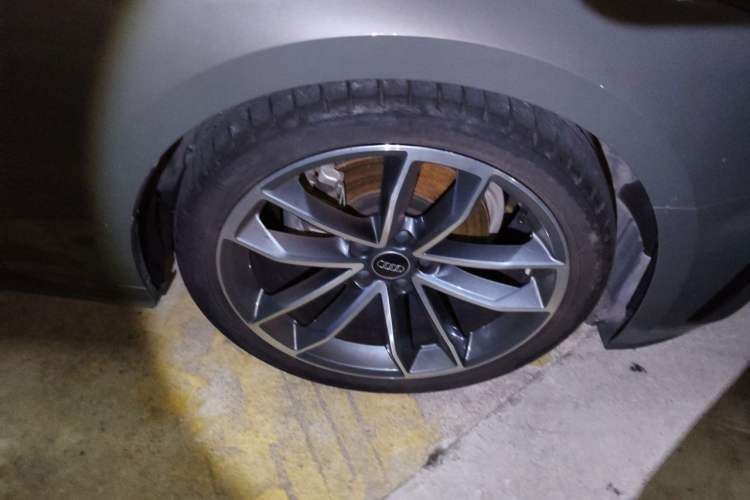 Used Audi A5 2024 Sportback 40 TFSI quattro Luxury Dynamic Model Right Front Wheel Hub