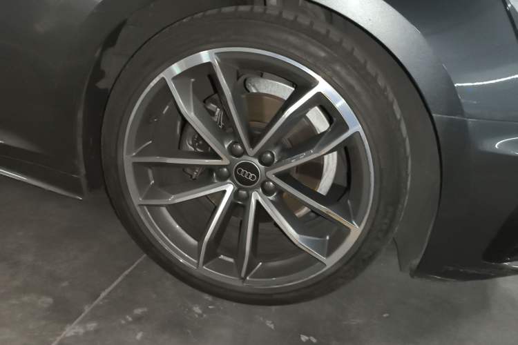 Used Audi A5 2024 Sportback 40 TFSI quattro Luxury Dynamic Model Right Front Wheel Hub