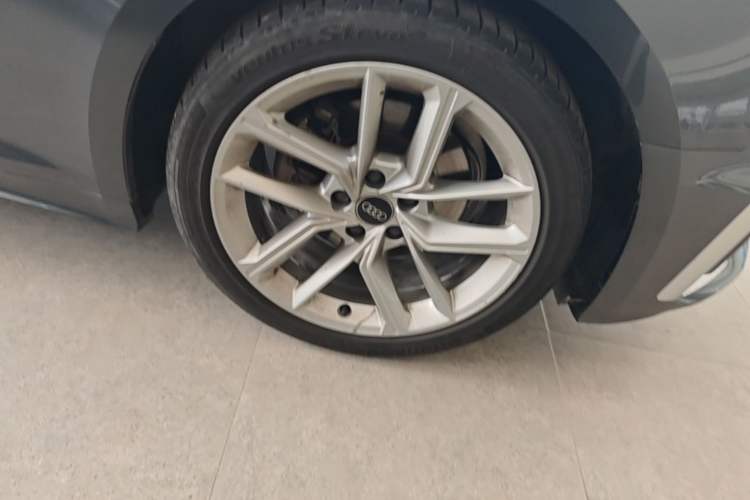 Used Audi A5 2024 Sportback 40 TFSI Fashionable and Dynamic Model Right Front Wheel Hub