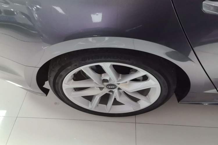 Used Audi A5 2024 Sportback 40 TFSI Fashionable and Dynamic Model Right Rear Wheel Hub