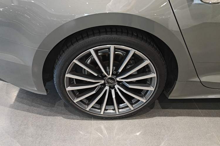 Used Audi A5 2024 Sportback 40 TFSI quattro Luxury Dynamic Model Right Rear Wheel Hub