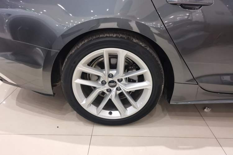 Used Audi A5 2024 Sportback 40 TFSI Fashionable and Dynamic Model Right Rear Wheel Hub