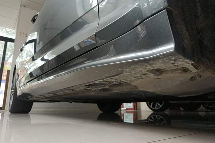 Used Audi A5 2024 Sportback 40 TFSI quattro Luxury Dynamic Model Right Side Sill