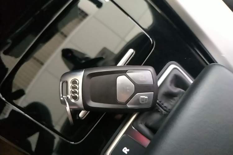 Used Audi A5 2024 Sportback 40 TFSI quattro Luxury Dynamic Model Vehicle Key