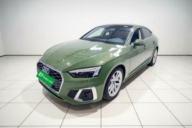 Ojetý Audi A5 2024 Sportback 40 TFSI Fashionable and Dynamic Model