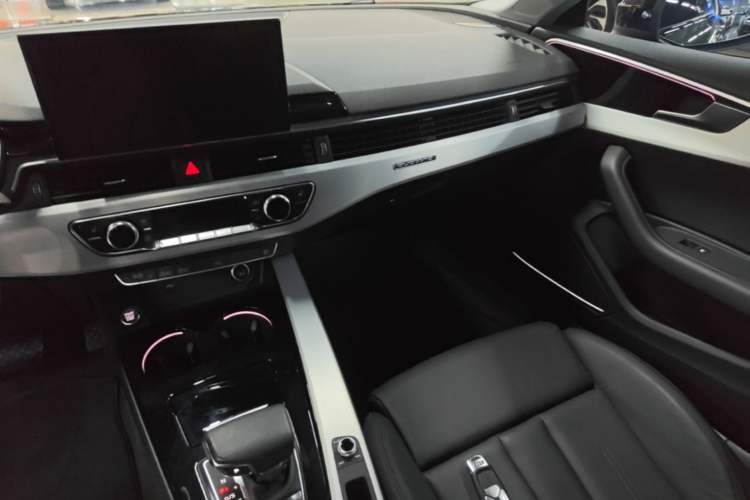 Used Audi A5 2024 Sportback 40 TFSI quattro Luxury Dynamic Model Audio And AC Panel