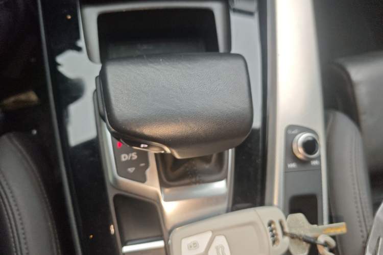 Used Audi A5 2024 Sportback 40 TFSI Fashionable and Dynamic Model Gear Lever
