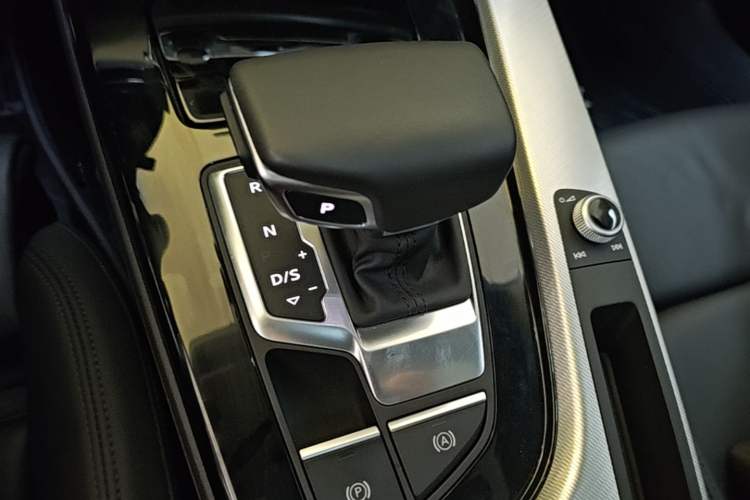 Used Audi A5 2024 Sportback 40 TFSI Fashionable and Dynamic Model Gear Lever