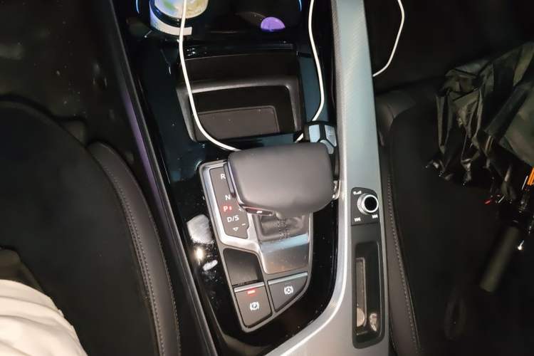 Used Audi A5 2024 Sportback 40 TFSI Fashionable and Dynamic Model Gear Lever