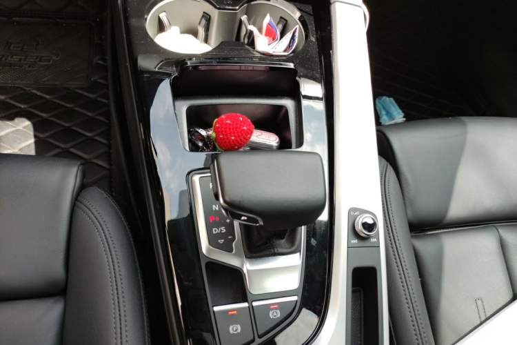 Used Audi A5 2024 Sportback 40 TFSI quattro Luxury Dynamic Model Gear Lever