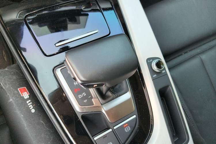 Used Audi A5 2024 Sportback 40 TFSI quattro Luxury Dynamic Model Gear Lever